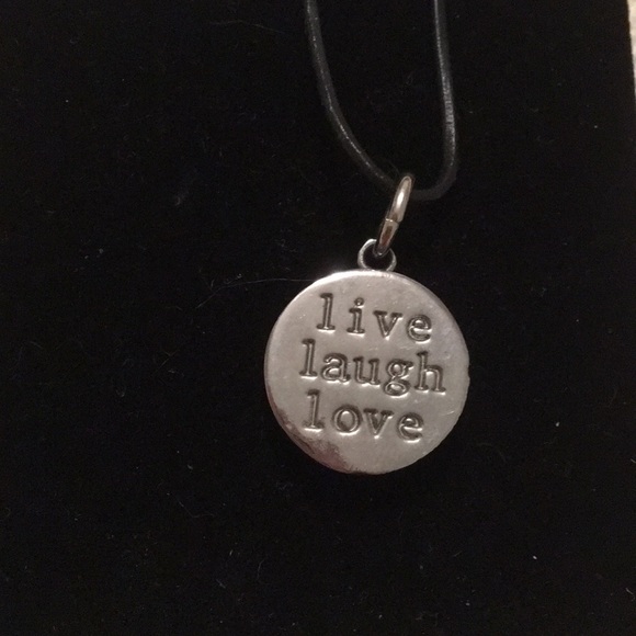 Compass design necklace - Picture 2 of 4